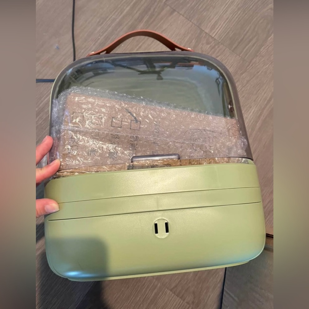 Makeup skincare organizer in green color
